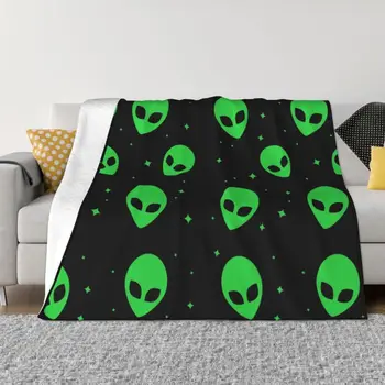 Зелени Одеяла с 3D принтом на чужденец, НЛО и звезди, дышащее меко фланелевое зимно одеало за диван, офис, спалня
