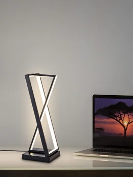 Модерна минималистичная светодиодна настолна лампа Nordic Creative малка странична масичка за спални Настолна лампа за дневна, кабинет, офис, Лампи за четене