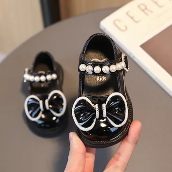 Сладко детска мода обувки с бантиком и перли, колекция от 2023 година, пролетно-есенен детски обувки за първите ходунков в корейски стил с кръгла пръсти, новост